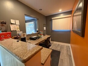 6086 Brockton Ave, Riverside, CA for lease Interior Photo- Image 2 of 9