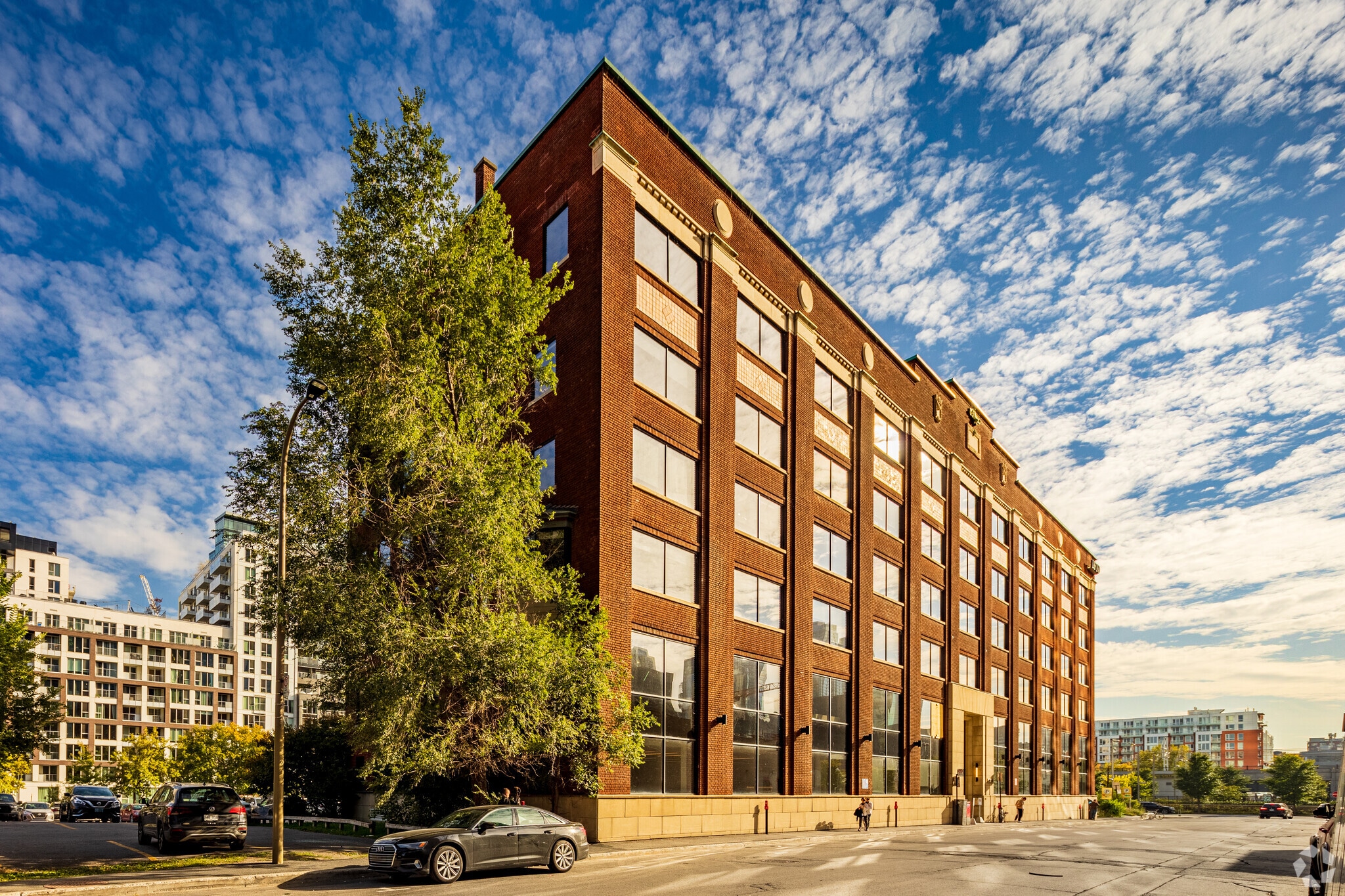 740 Rue Saint-Maurice, Montréal, QC for lease Primary Photo- Image 1 of 7