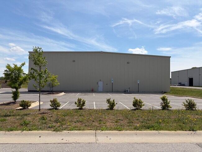 Plus de détails pour 208 Corinth Ave, Dunn, NC - Industriel à louer