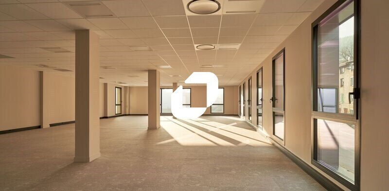Bureau dans Tarare à louer - Photo du bâtiment - Image 3 de 11