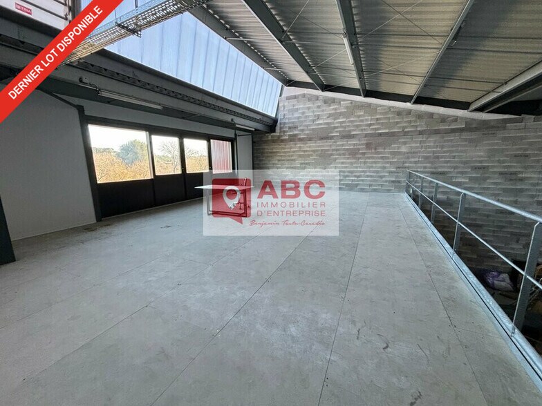 Industrial in Vendargues for lease - Interior Photo - Image 2 of 2