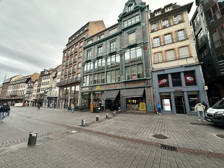 Office in Strasbourg for lease - Building Photo - Image 2 of 5