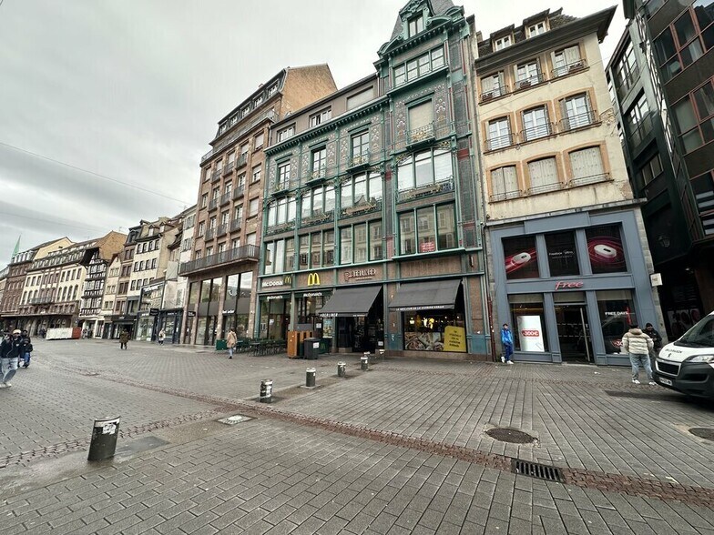 Bureau dans Strasbourg à louer - Photo du bâtiment - Image 2 de 5