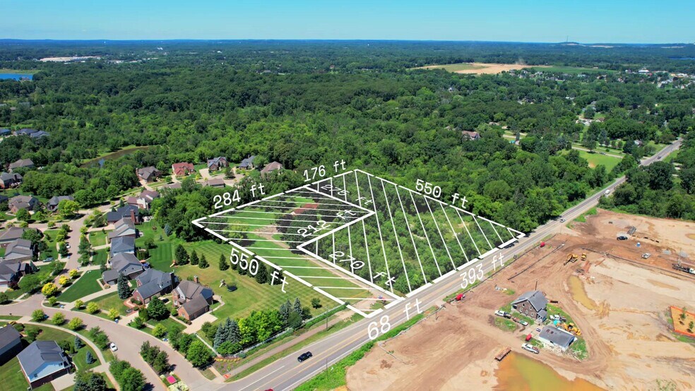 27491 Pontiac Trl, South Lyon, MI à vendre - Vidéo sur l’inscription commerciale - Image 2 de 17