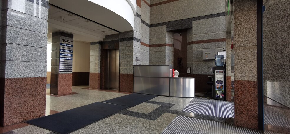 Waterfront Way, Brierley Hill à louer - Hall d’entrée - Image 2 de 6