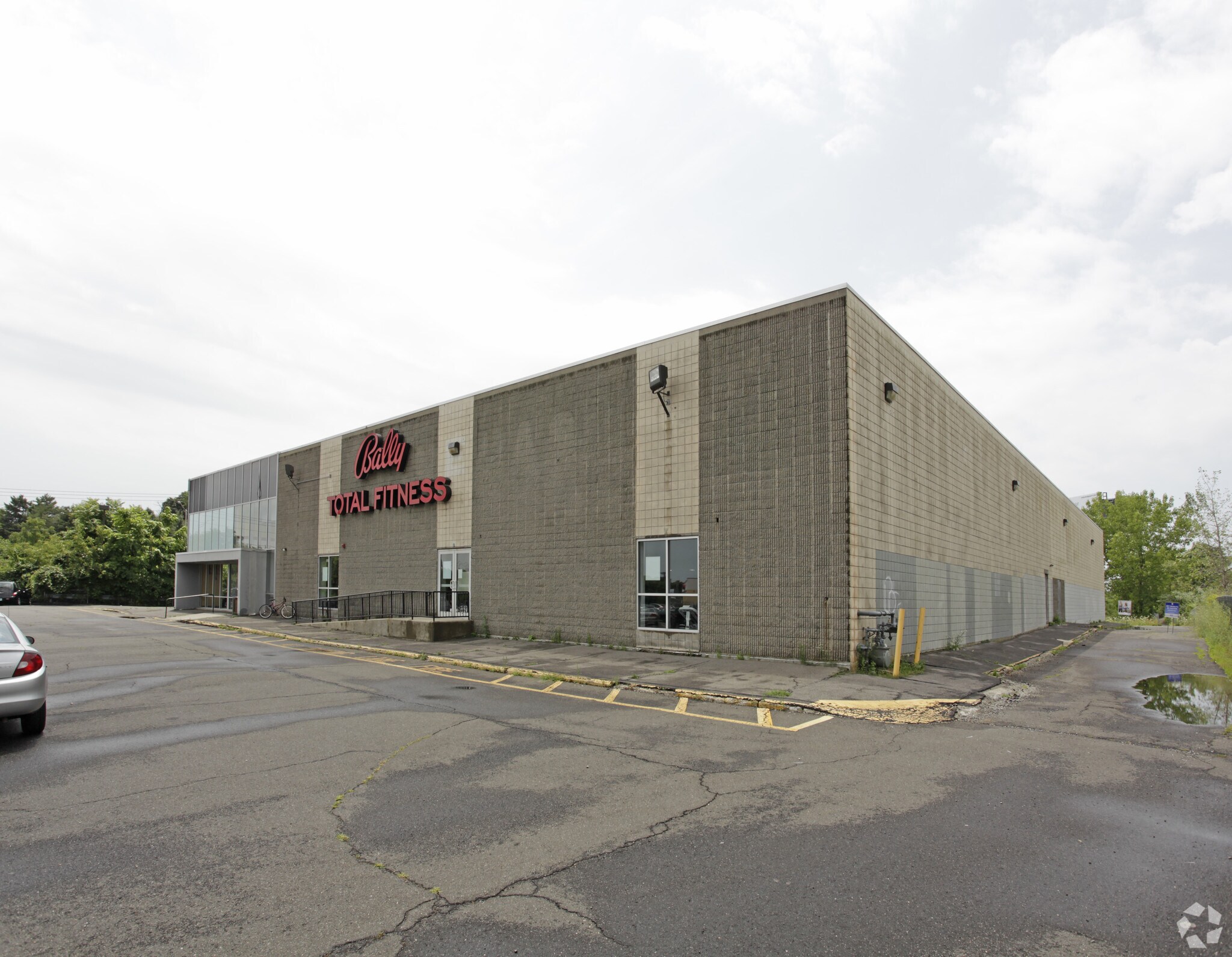 411 Barnum Ave, Stratford, CT for lease Building Photo- Image 1 of 14