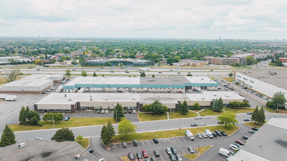 341-371 Rue Isabey, Saint-Laurent, QC for lease - Building Photo - Image 1 of 1
