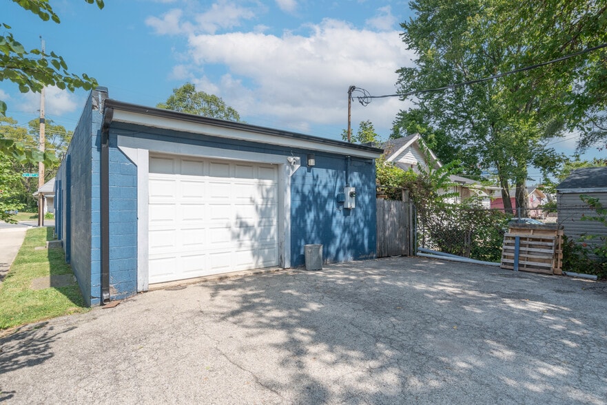 3659 W 10th St, Indianapolis, IN à vendre - Photo du bâtiment - Image 3 de 20