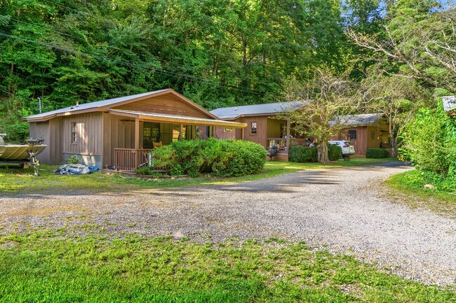 Plus de détails pour 68 Vacation Dr, Whittier, NC - Multi-résidentiel à vendre