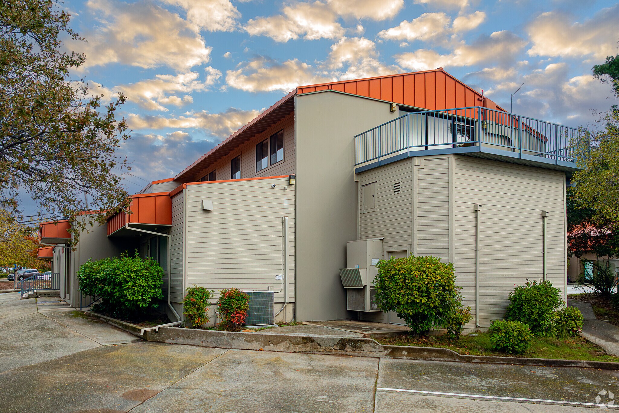 11850 Kemper Rd, Auburn, CA à louer Photo principale- Image 1 de 7