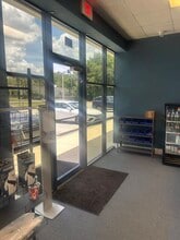 335 Pineda Ct, Melbourne, FL for lease Interior Photo- Image 2 of 13