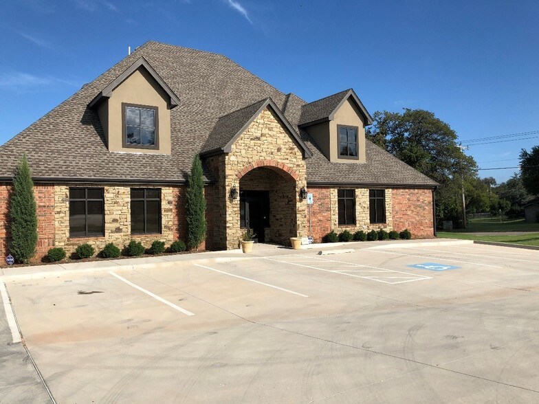 3405 E Memorial Rd, Edmond, OK à louer - Photo du bâtiment - Image 2 de 2