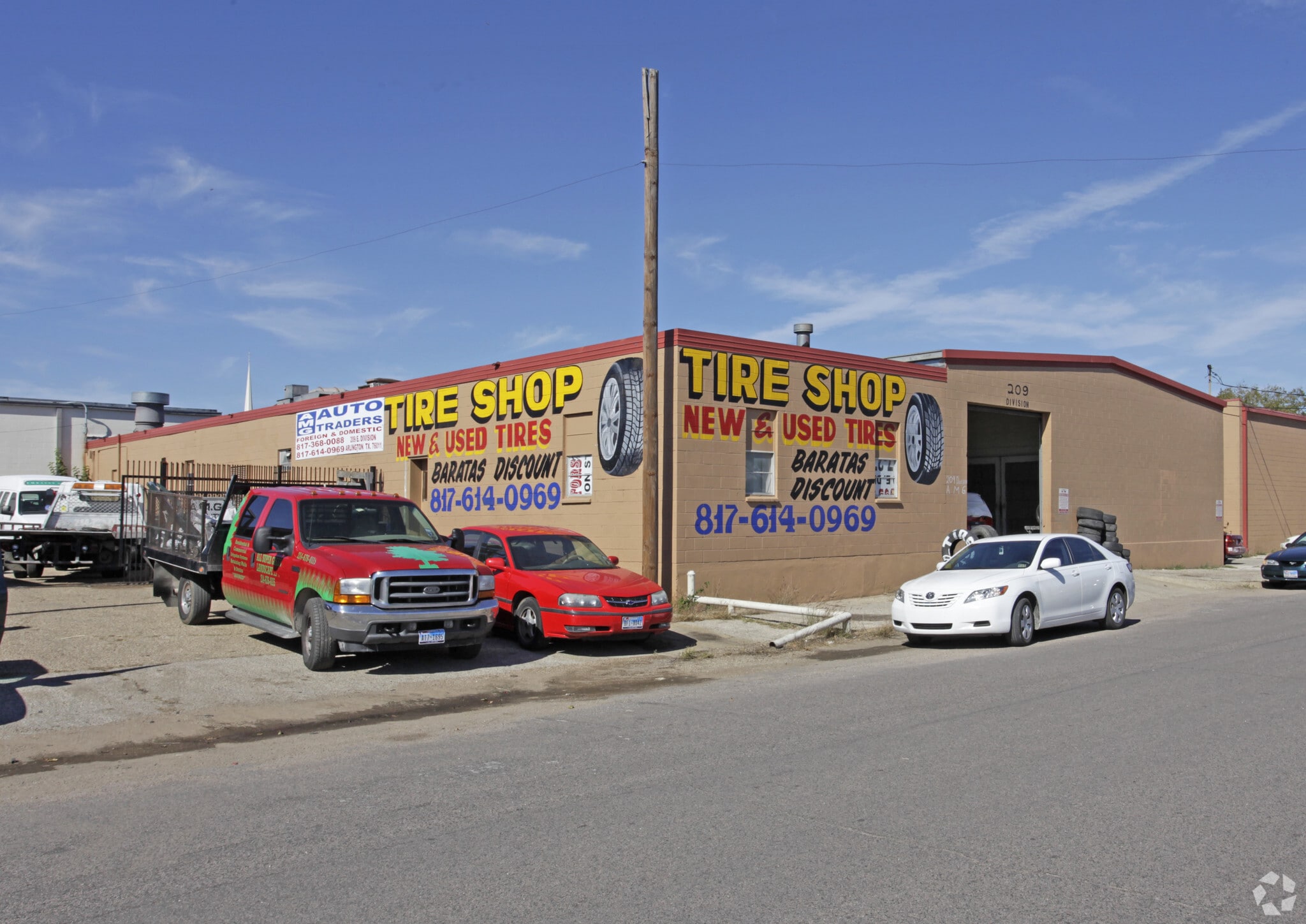 209 E Division St, Arlington, TX for lease Primary Photo- Image 1 of 4