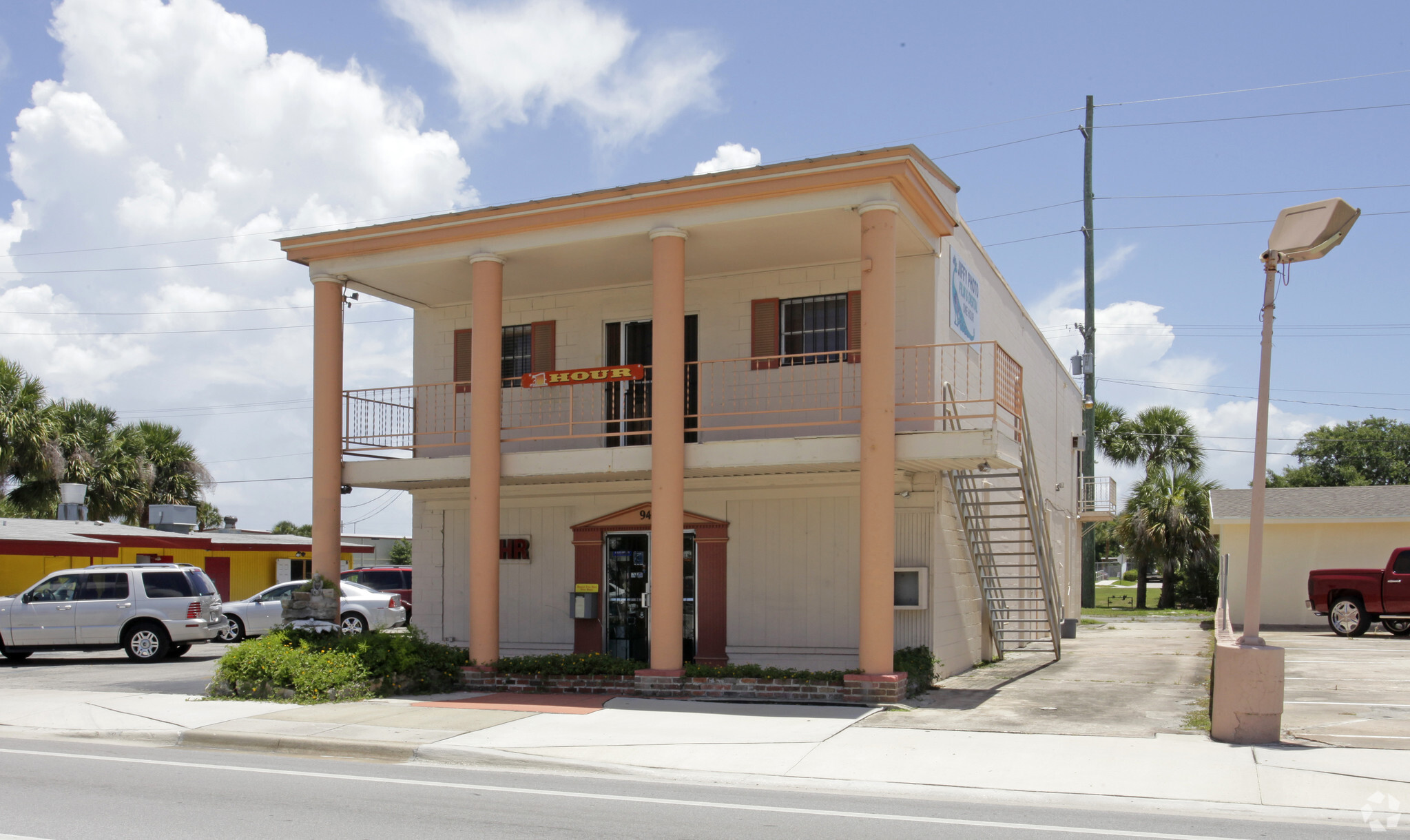 2 Freestanding Retail Buildings on US-1 portfolio of 2 properties for sale on LoopNet.ca Building Photo- Image 1 of 10