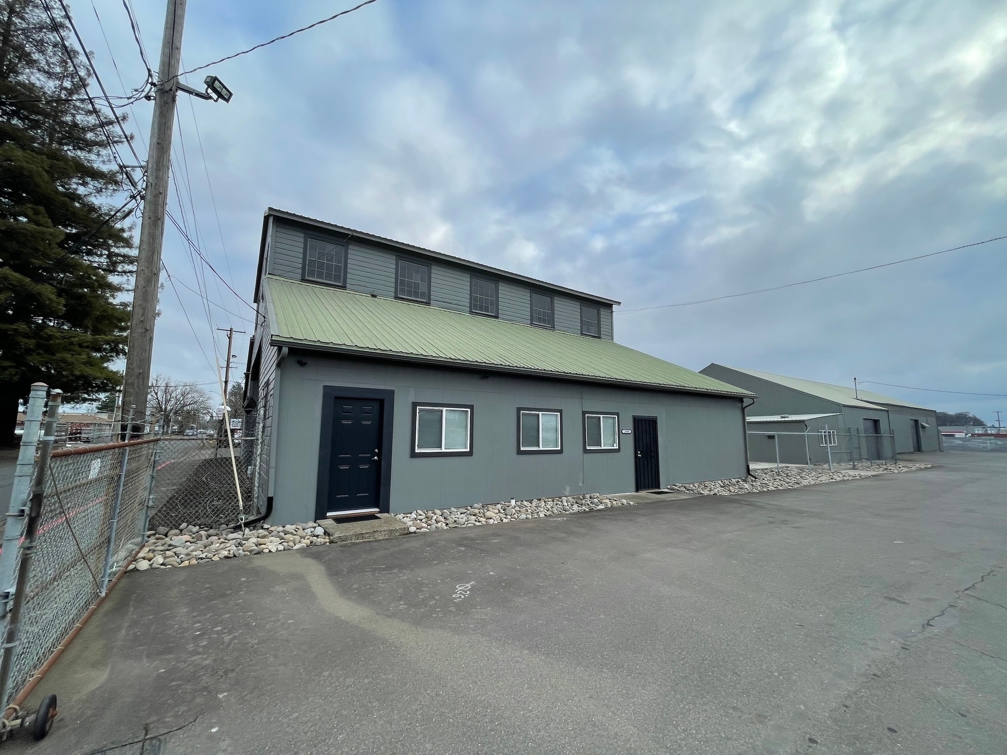 2990 Portland Rd NE, Salem, OR for lease Building Photo- Image 1 of 3