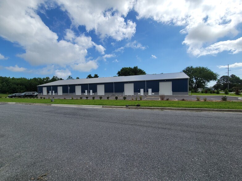 110 Lafferty Ln, Dover, DE à louer - Photo du bâtiment - Image 2 de 9