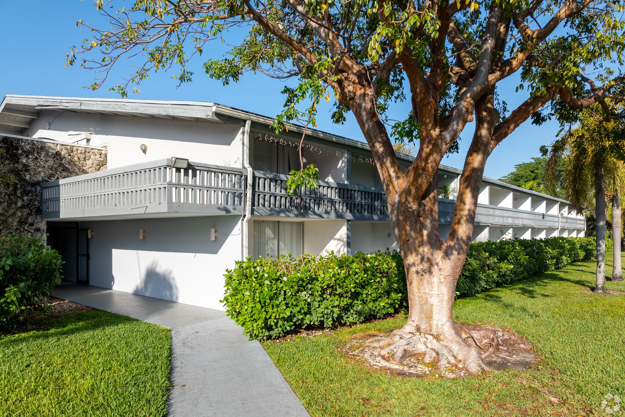 750-770 NE 195th St, Miami, FL for sale Primary Photo- Image 1 of 30
