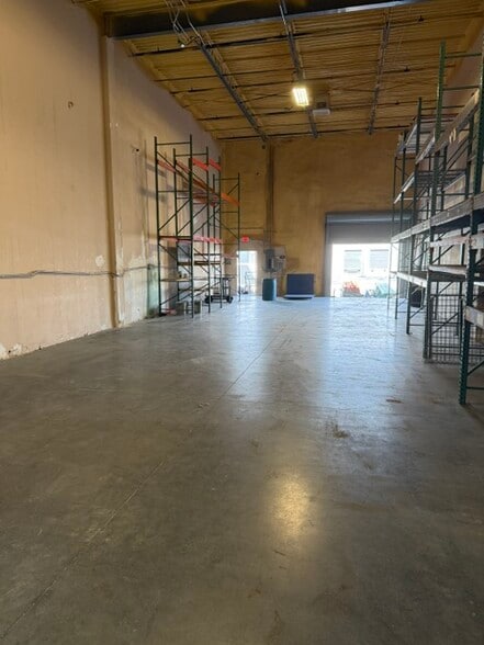 7575 Kingspointe Pky, Orlando, FL for lease - Building Photo - Image 3 of 23