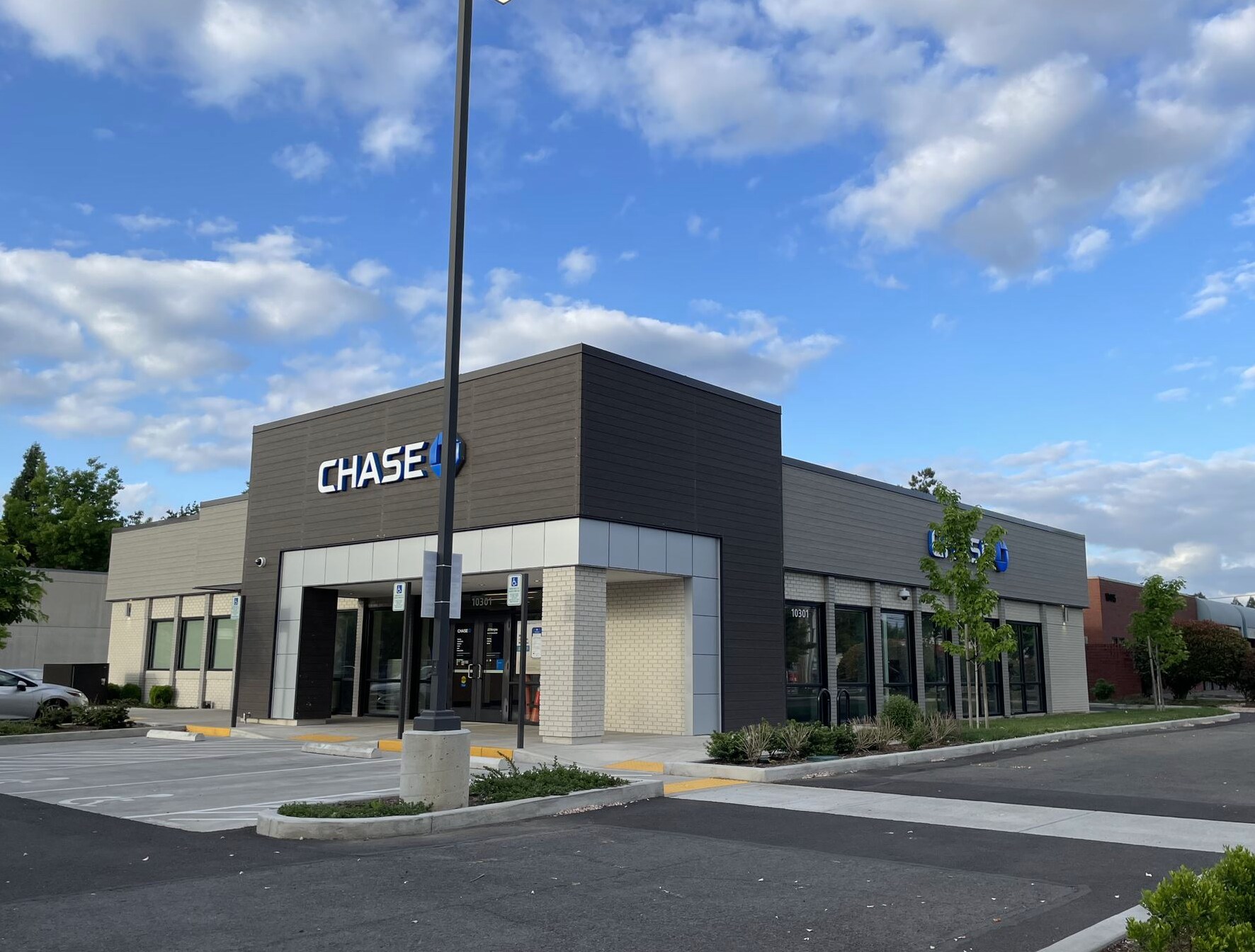 10301 SE Stark St, Portland, OR à vendre Photo du bâtiment- Image 1 de 1