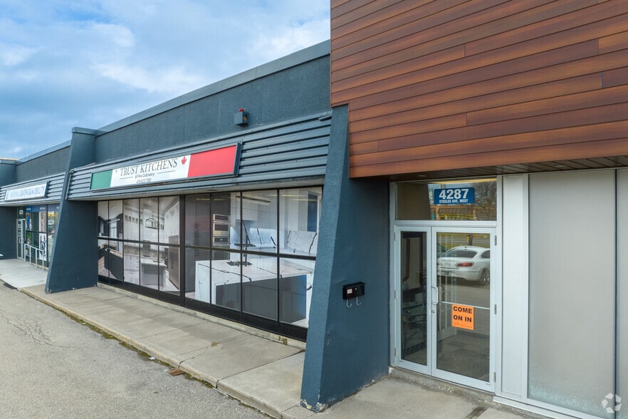 4249-4291 Steeles Ave W, Toronto, ON for lease - Building Photo - Image 3 of 4