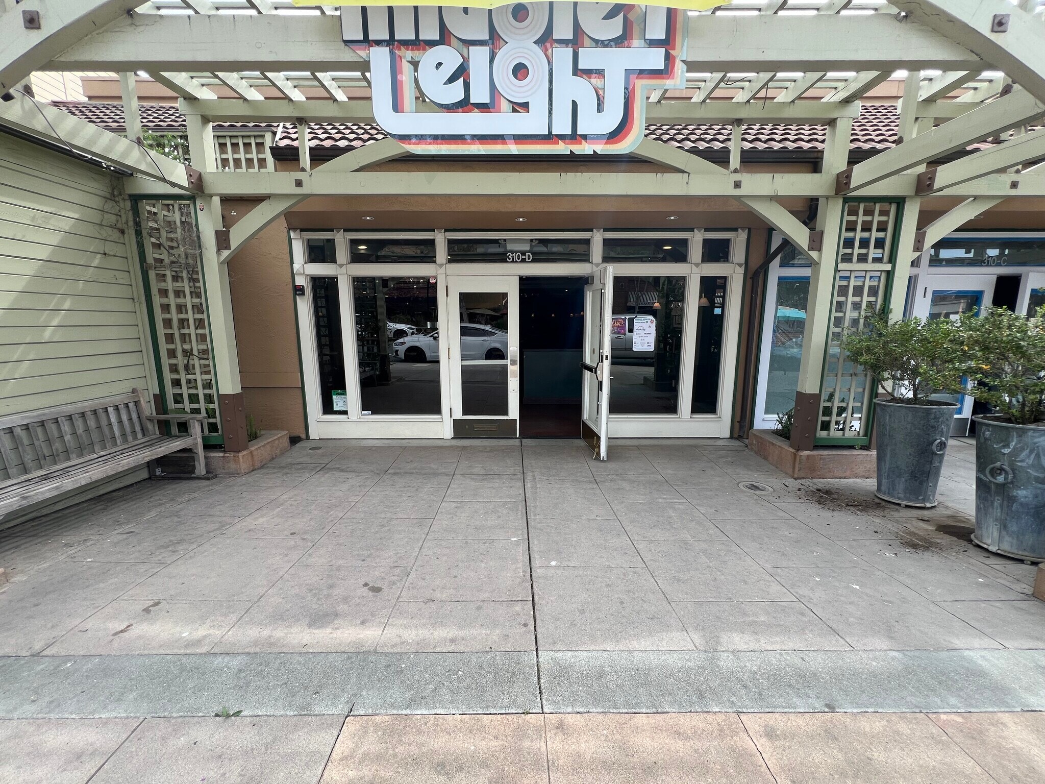 310 Main St, Pleasanton, CA à louer Photo principale- Image 1 de 7