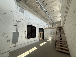 909 Islington St, Portsmouth, NH for lease Interior Photo- Image 2 of 11