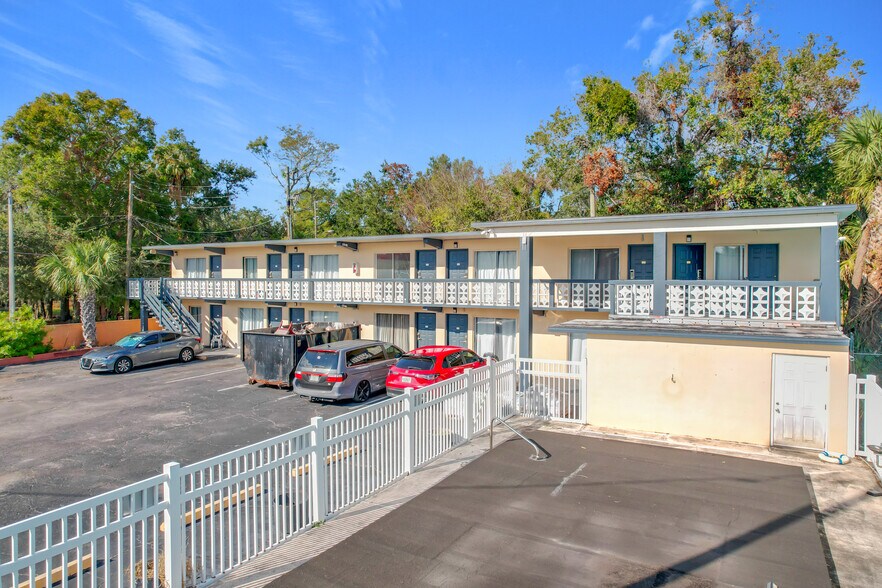 307 E Vine St, Kissimmee, FL à vendre - Photo du bâtiment - Image 3 de 82