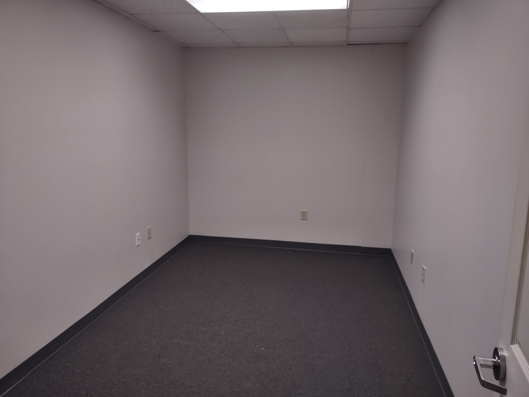 801 W Bay Dr, Largo, FL à louer Photo intérieure- Image 1 de 14