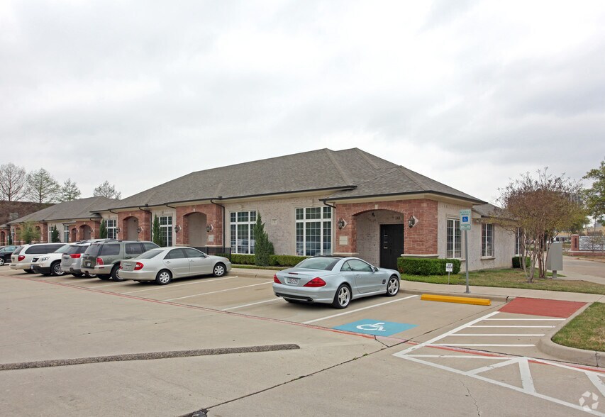 6220 Campbell Rd, Dallas, TX à louer - Photo du bâtiment - Image 2 de 13