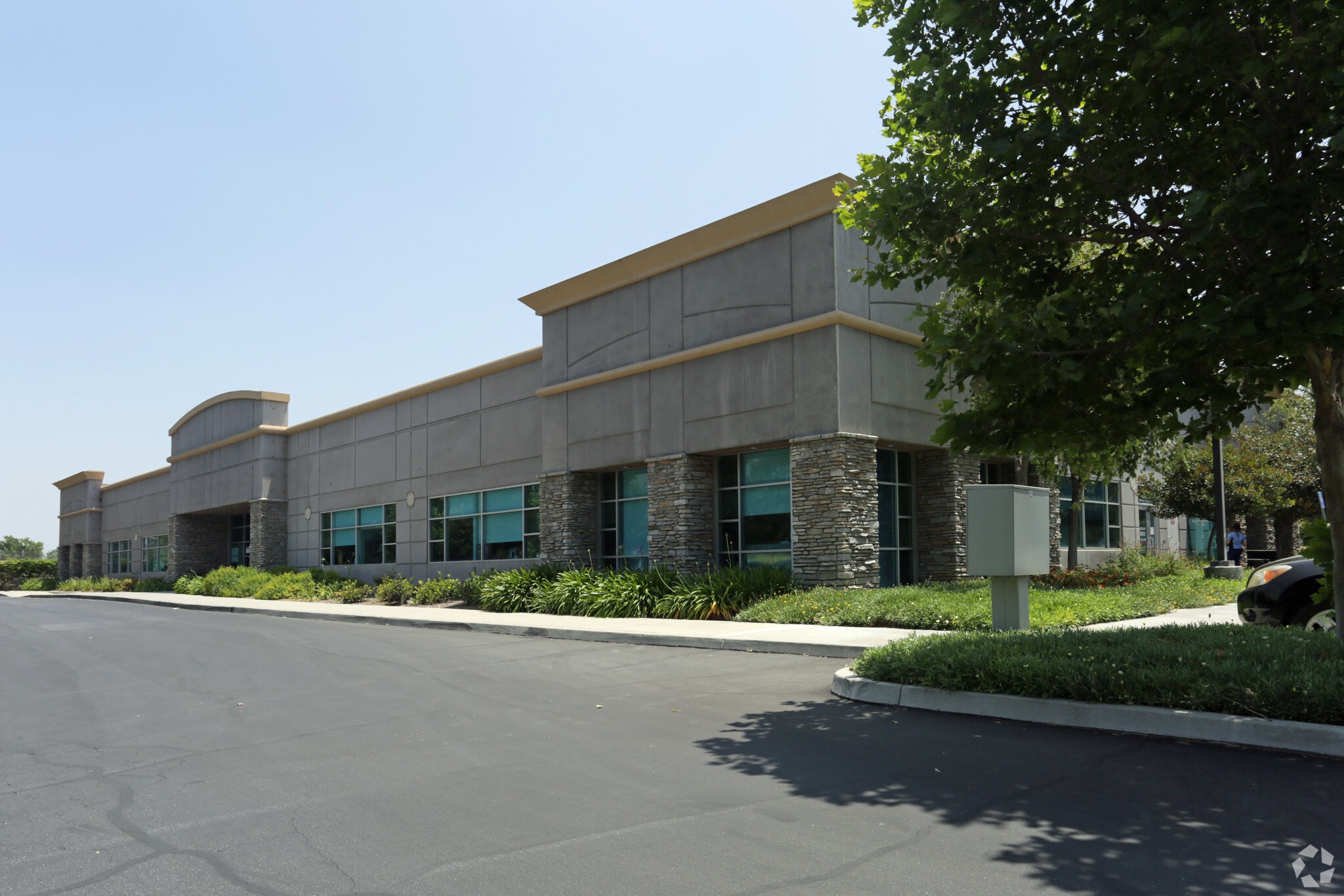 894 Hardt St, San Bernardino, CA for lease Building Photo- Image 1 of 6