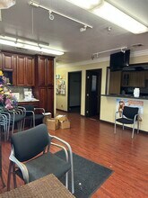 1617 E 1st St, Santa Ana, CA à louer Photo du bâtiment- Image 1 de 16