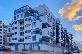 Plus de détails pour Calle Enrique Urquijo, 110, Madrid - Commerce de détail à louer