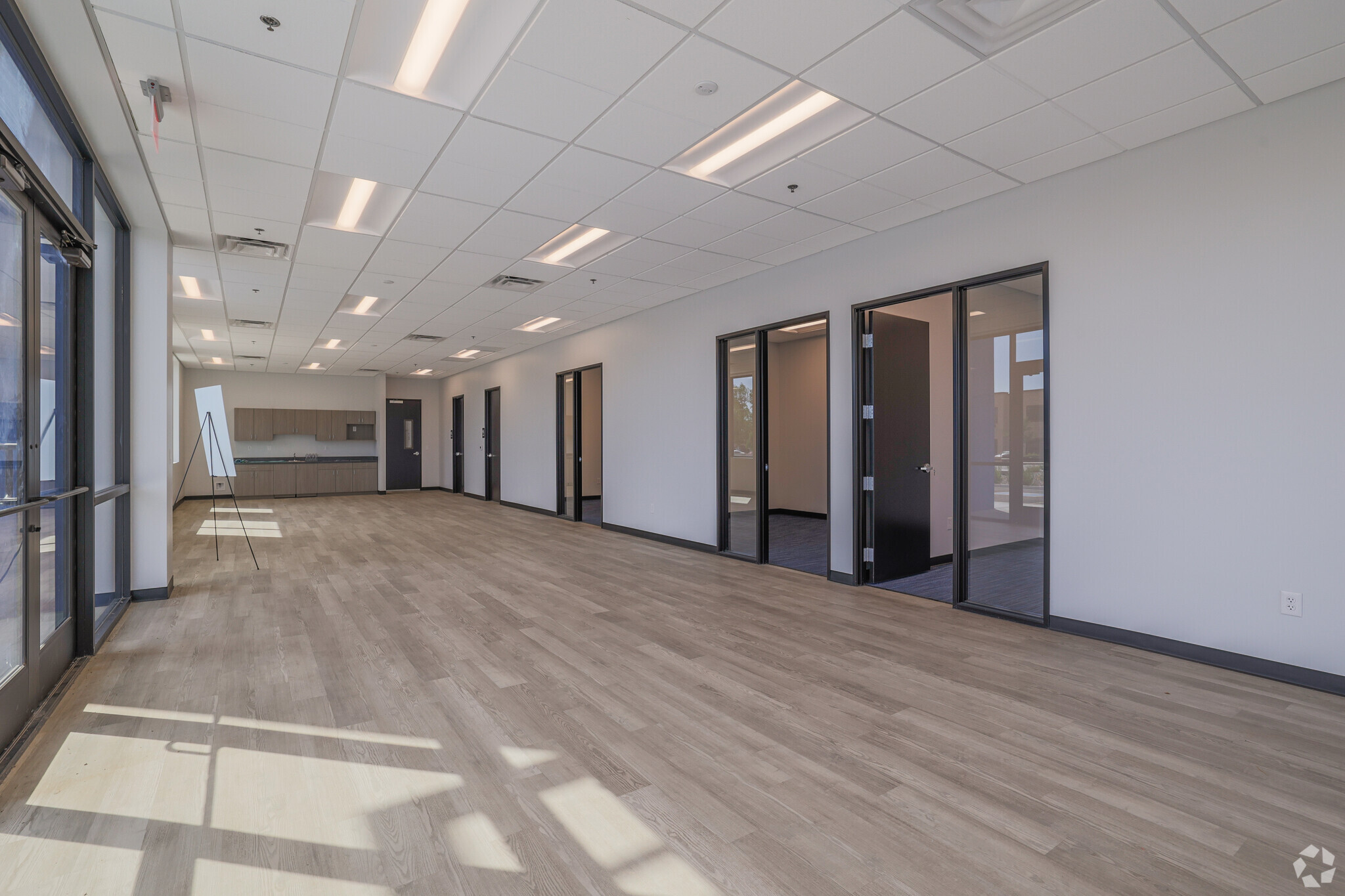 1466 N Eliseo C. Felix Jr Way, Avondale, AZ for lease Interior Photo- Image 1 of 11