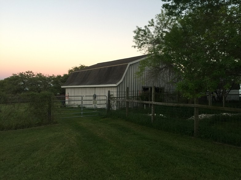 2401 W Whitestone Blvd, Cedar Park, TX for sale - Building Photo - Image 2 of 28