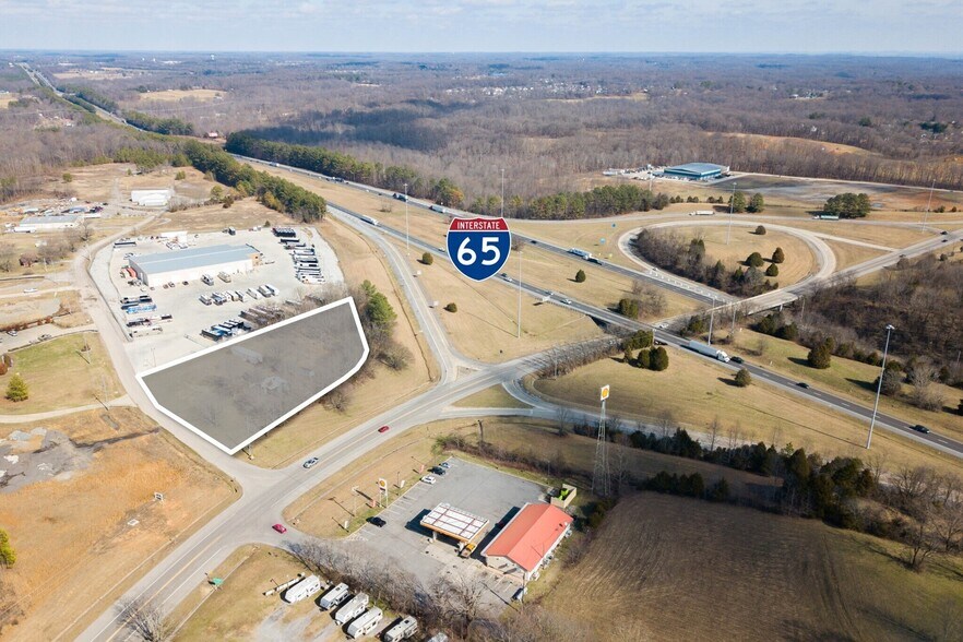 2135 Ted Dorris Rd, Goodlettsville, TN à vendre - Photo du bâtiment - Image 2 de 9