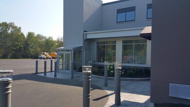 44 Shelter Rock Rd, Danbury, CT for lease Interior Photo- Image 2 of 4