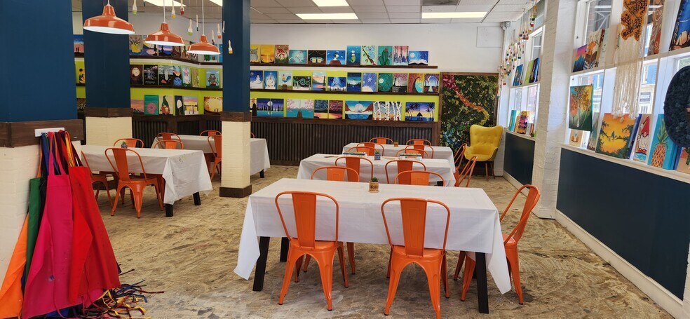 100 W Martin St, Martinsburg, WV à louer - Photo du bâtiment - Image 2 de 9