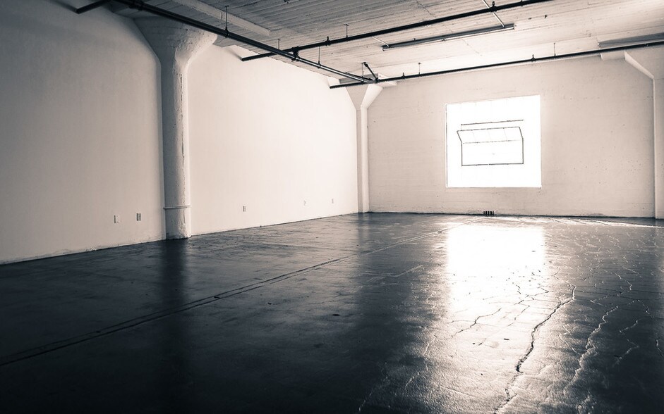 1340 E 6th St, Los Angeles, CA à louer - Photo intérieure - Image 1 de 16