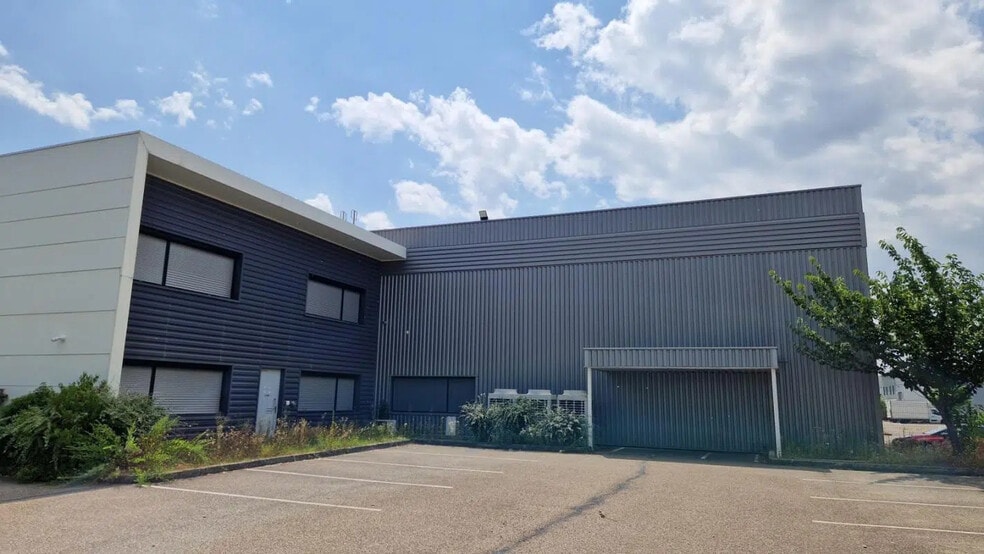 71 Impasse De La Balme, Saint-Priest for lease - Building Photo - Image 3 of 23