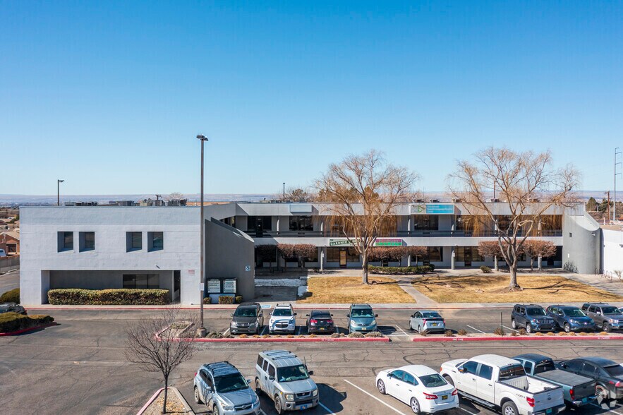 9500 Montgomery Blvd NE, Albuquerque, NM à louer - Photo du bâtiment - Image 3 de 4