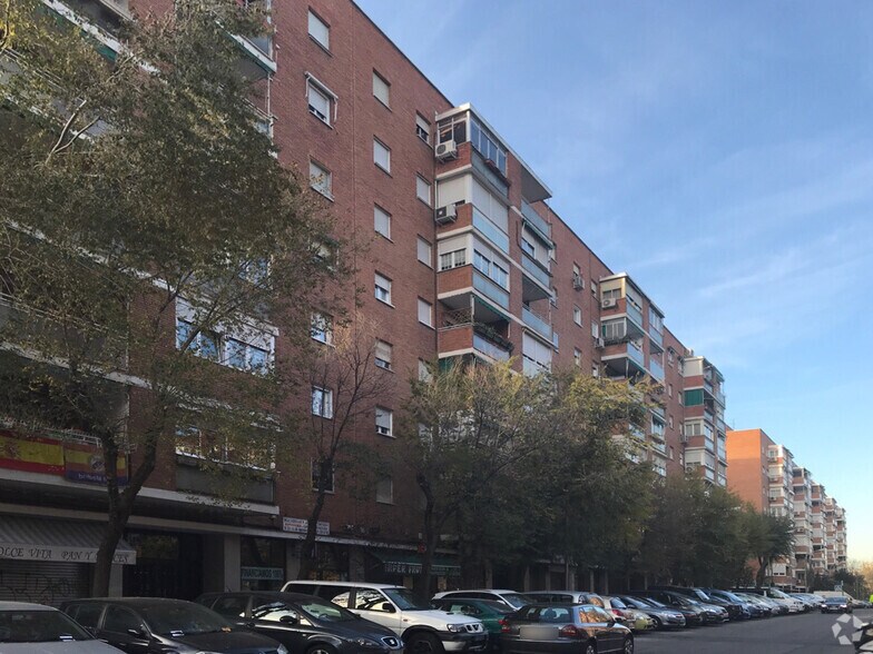 Calle del Corregidor José de Pasamonte, 21, Madrid, Madrid à louer - Photo du bâtiment - Image 2 de 2