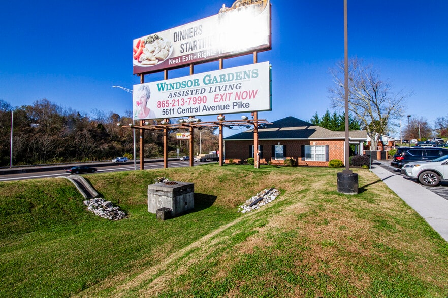 4409 Central Ave Pike, Knoxville, TN à vendre - Photo du bâtiment - Image 3 de 32