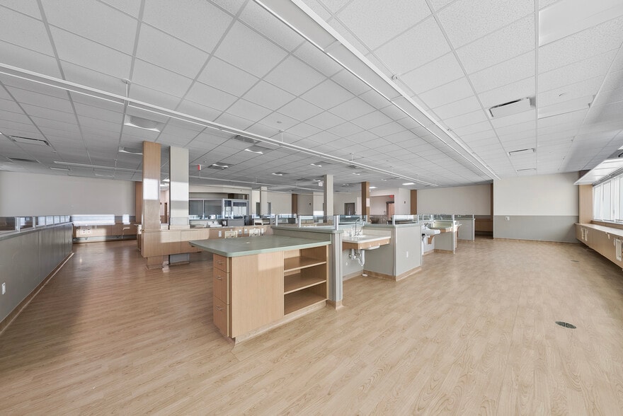 110 Enterprise Dr, Rocky Mount, NC for sale - Interior Photo - Image 2 of 15