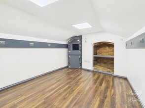 3 West St, Buckingham for lease Interior Photo- Image 2 of 4