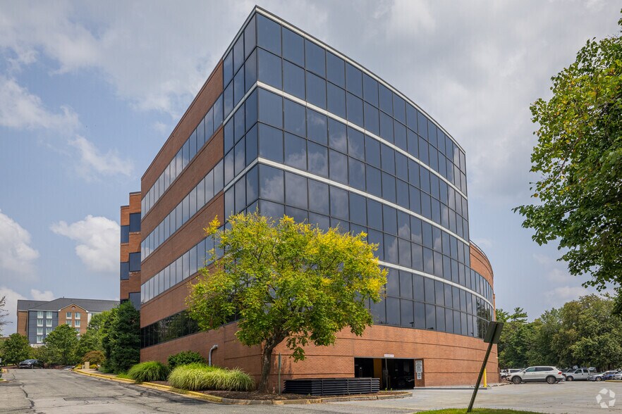 6401 Golden Triangle Dr, Greenbelt, MD à louer - Photo du bâtiment - Image 3 de 20