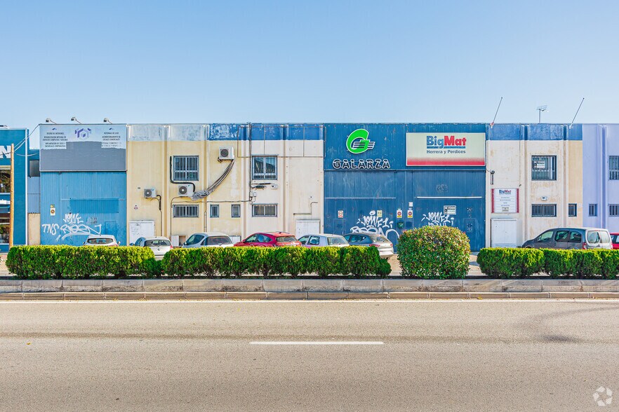 Carretera de Loeches, 67, Torrejón de Ardoz, Madrid à vendre - Photo du bâtiment - Image 2 de 3