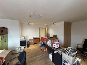 Local d'activités dans Brie-Comte-Robert à vendre Photo intérieure- Image 2 de 6