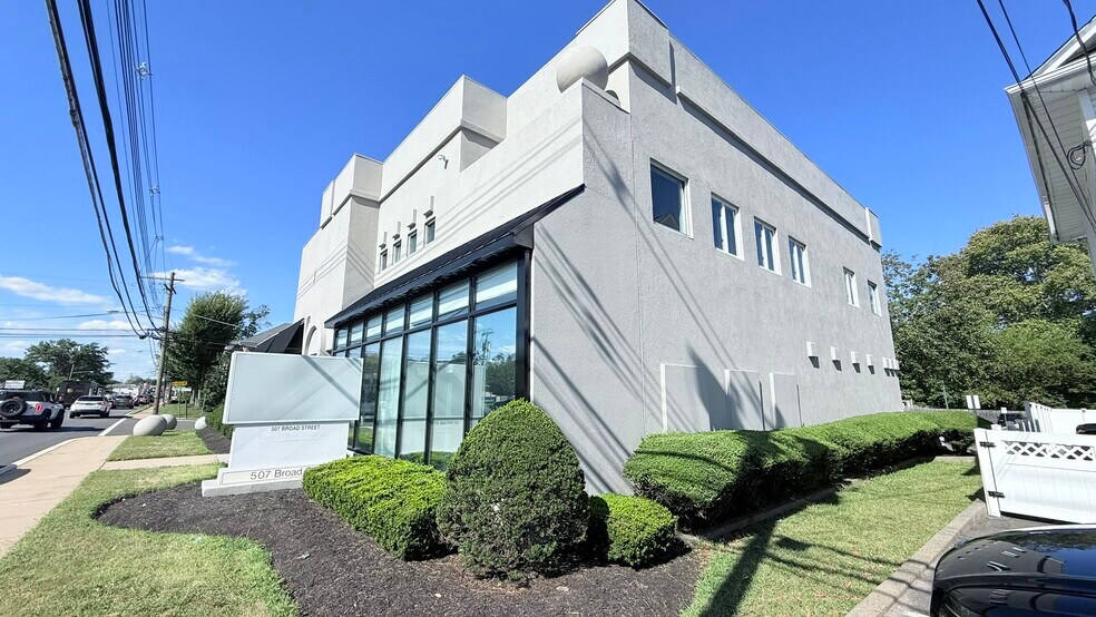 507 Broad St, Shrewsbury, NJ à louer - Photo du bâtiment - Image 3 de 31