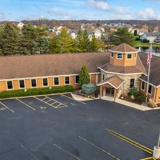 28747 N Lake Dr, Waterford, WI for lease Building Photo- Image 1 of 13