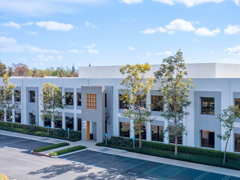 200 Commerce Dr, Irvine, CA à louer - Photo principale - Image 1 de 9